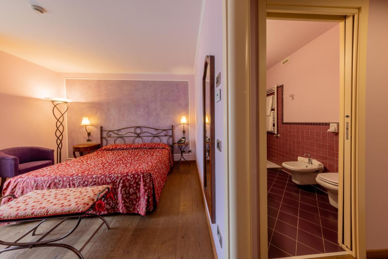 La Darsena Hotel Tremezzo Bagian luar foto